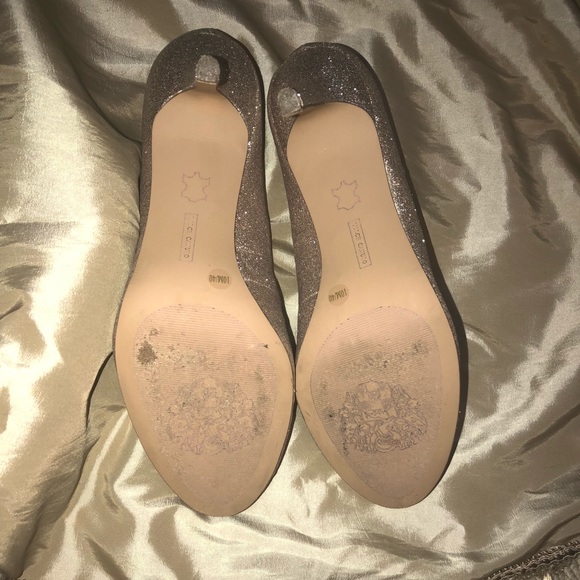 Vince Camuto gold sparkle glitter heels - Picture 4 of 4